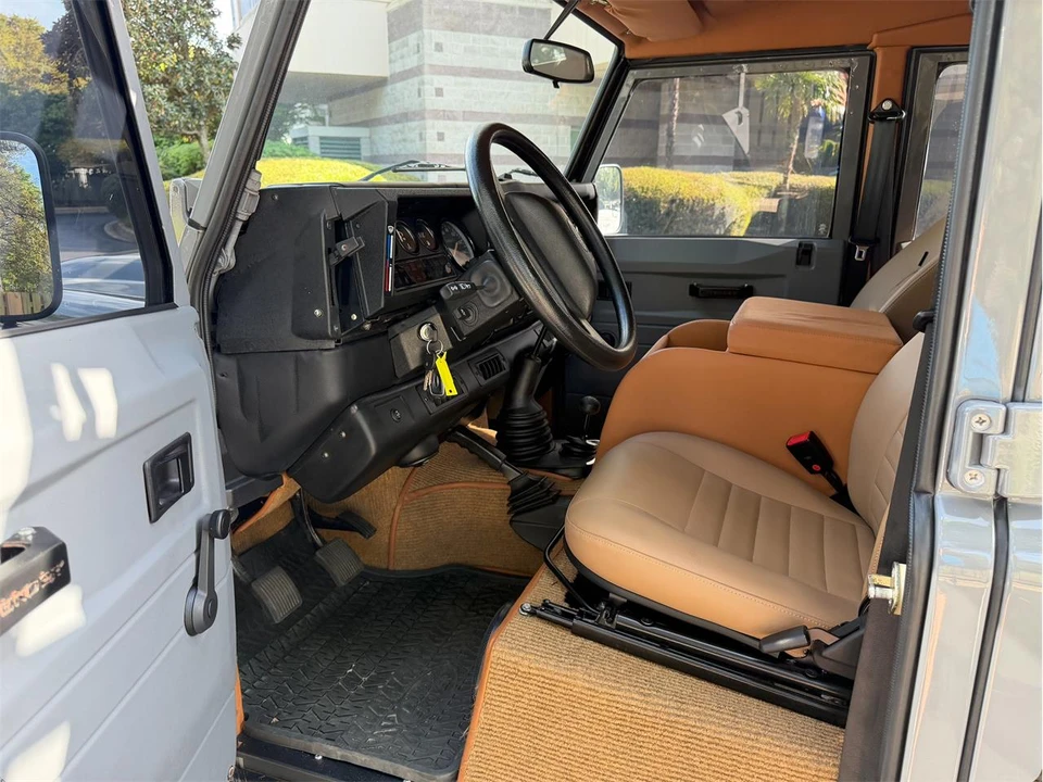 1994 Land Rover Defender 110 - Image 24 of 31