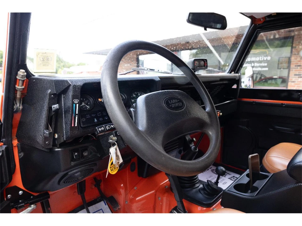 1994 Land Rover Defender 110 - Image 13 of 18
