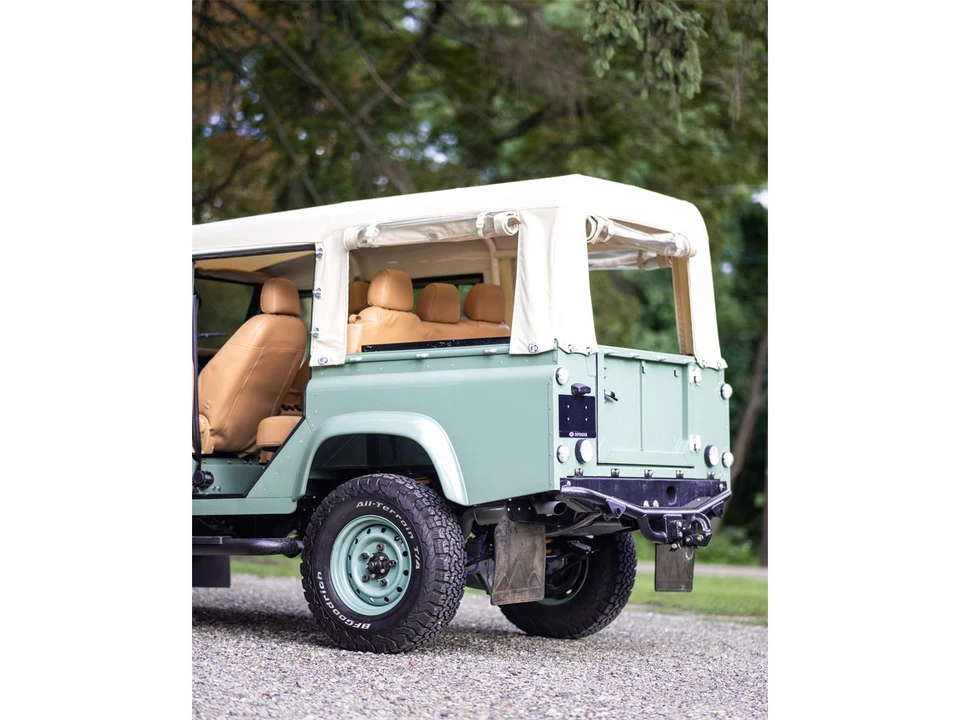 1994 Land Rover Defender 110 - Image 2 of 31