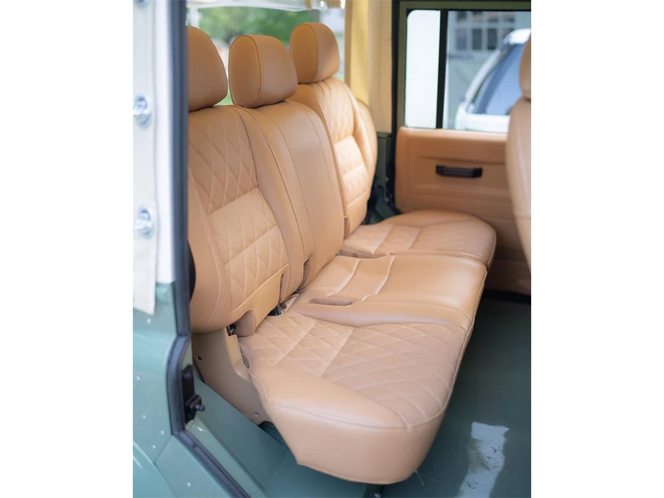 1994 Land Rover Defender 110 - Image 8 of 31