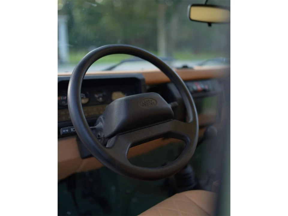 1994 Land Rover Defender 110 - Image 9 of 31