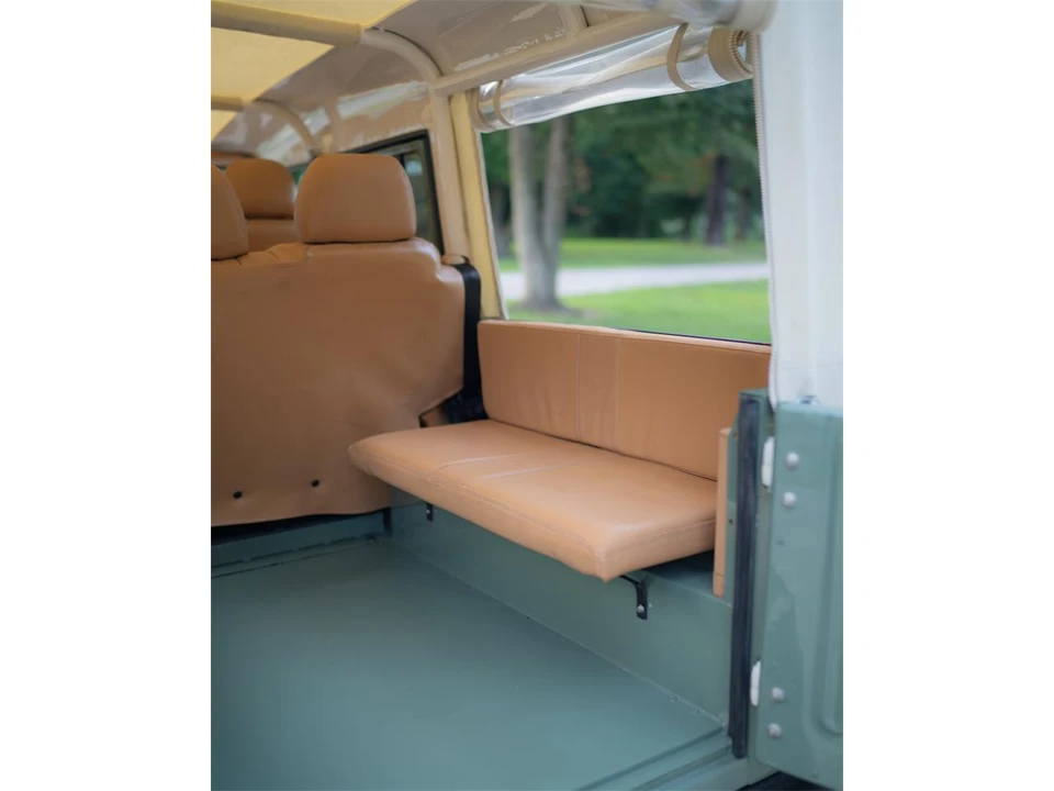 1994 Land Rover Defender 110 - Image 15 of 31
