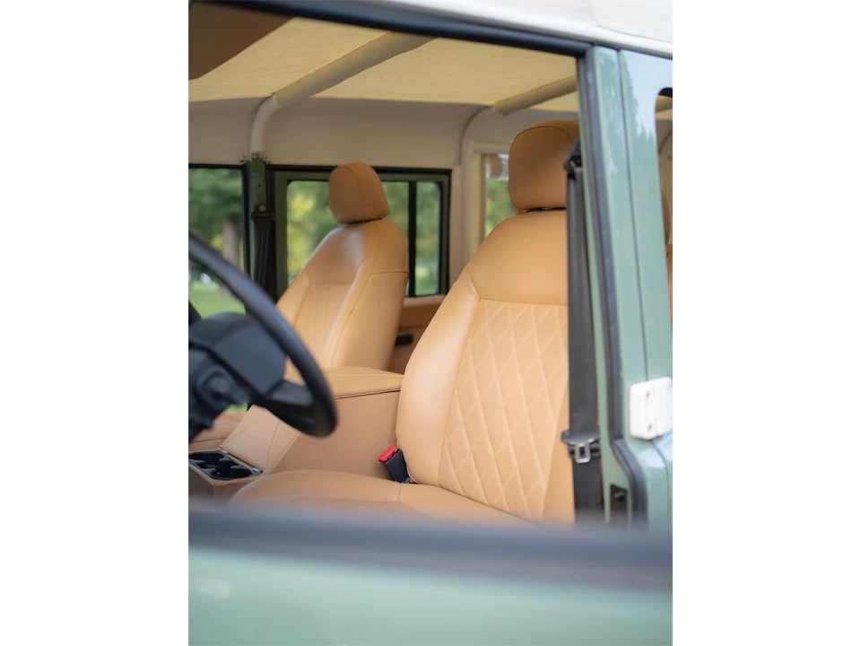 1994 Land Rover Defender 110 - Image 24 of 31