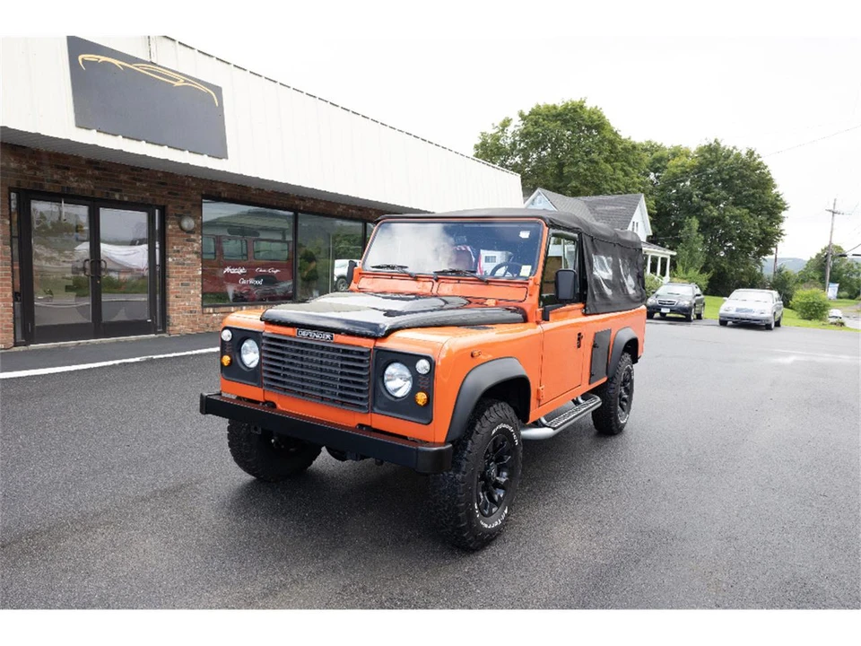 1994 Land Rover Defender 110 - Image 9 of 18