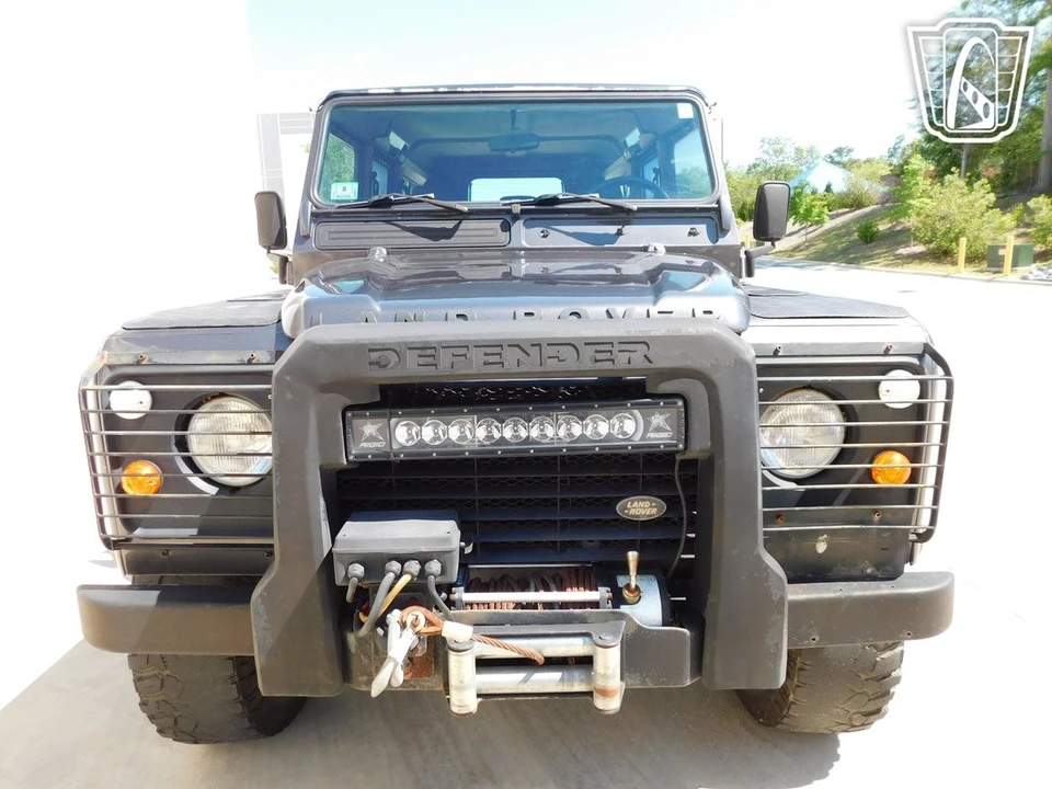 1994 Land Rover Defender 110 - Image 5 of 12