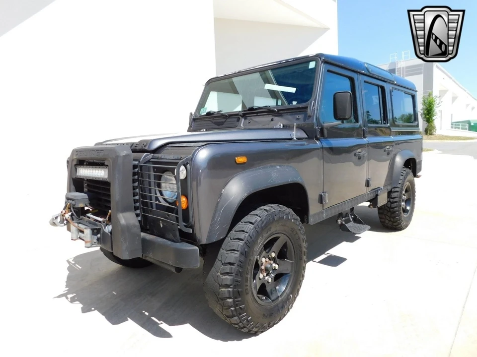 1994 Land Rover Defender 110 - Image 5 of 12