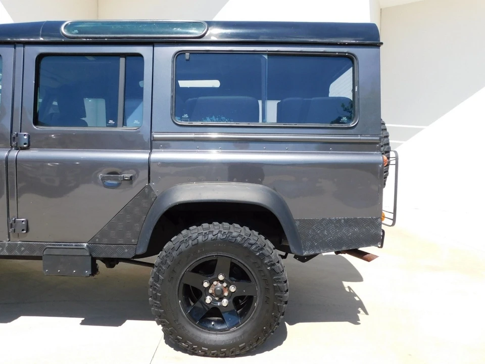 1994 Land Rover Defender 110 - Image 9 of 12