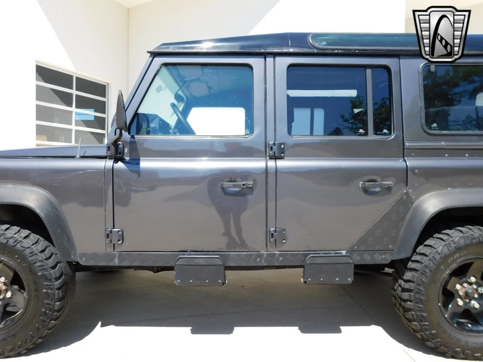 1994 Land Rover Defender 110 - Image 8 of 12