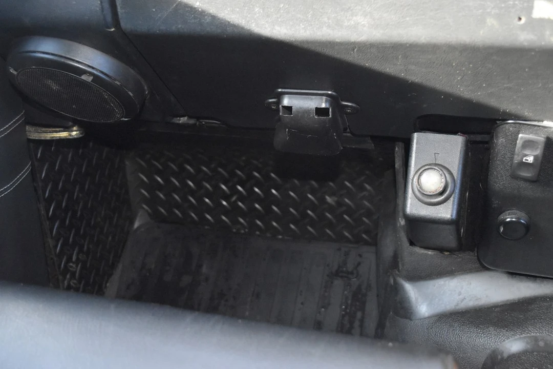 1994 Land Rover Defender 110 - Image 29 of 30
