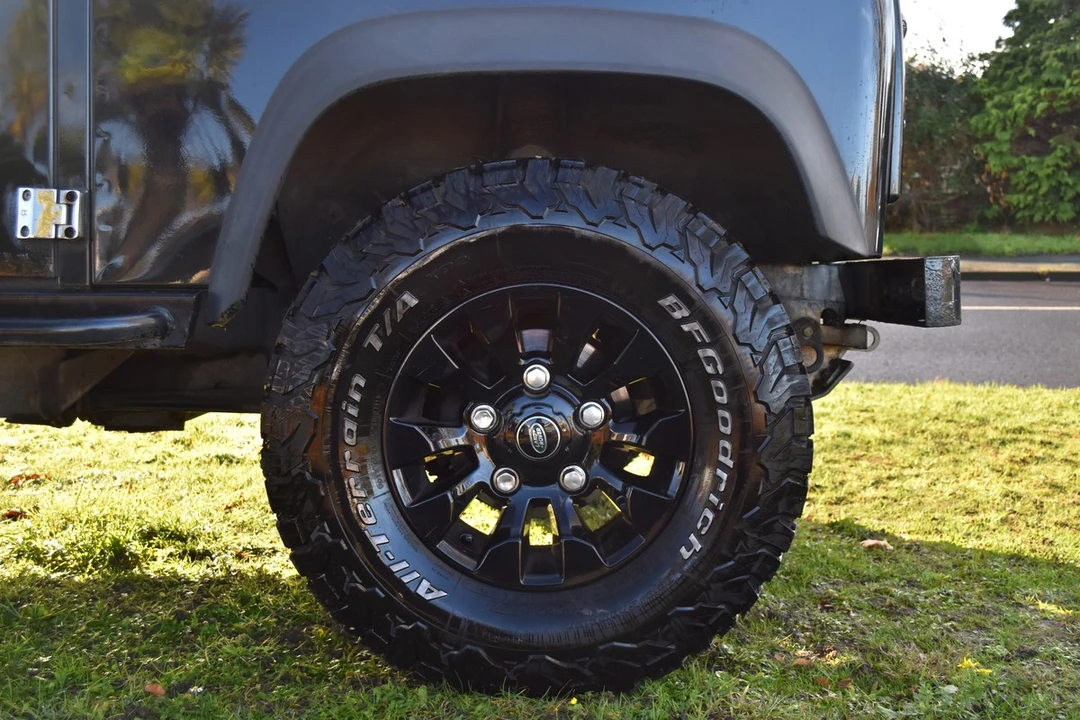 1994 Land Rover Defender 110 - Image 12 of 30
