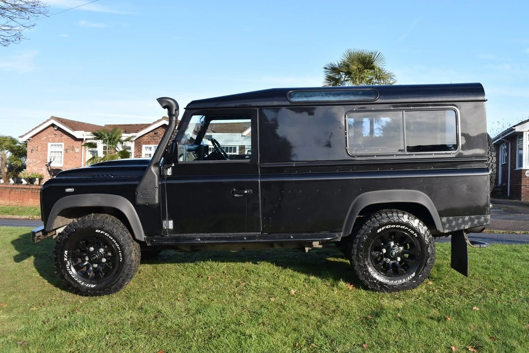 1994 Land Rover Defender 110 - Image 3 of 30