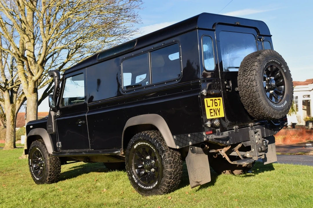 1994 Land Rover Defender 110 - Image 9 of 30
