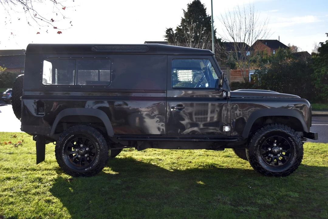 1994 Land Rover Defender 110 - Image 7 of 30
