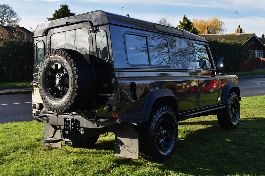 1994 Land Rover Defender 110 - Image 6 of 30