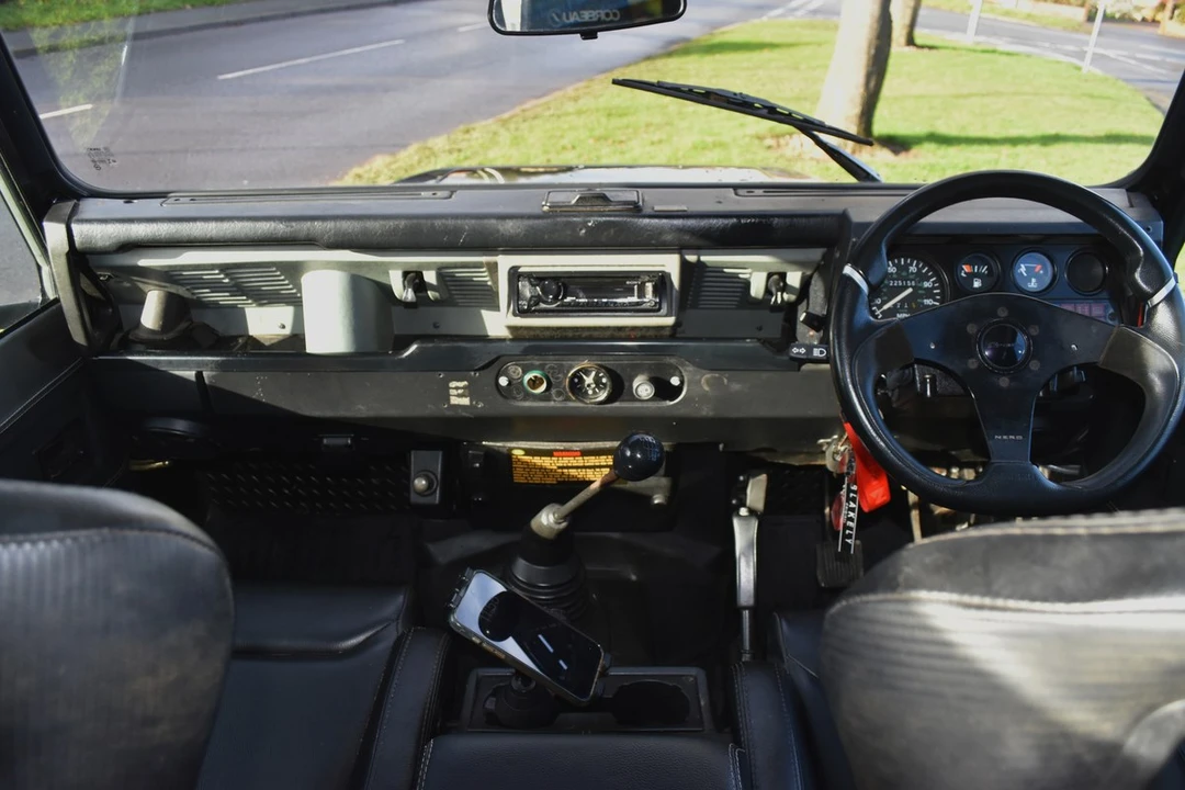 1994 Land Rover Defender 110 - Image 21 of 30