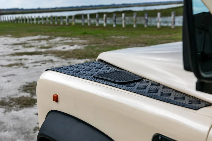 1994 Land Rover Defender 110 - Image 15 of 31