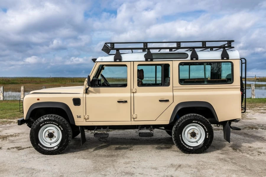 1994 Land Rover Defender 110 - Image 2 of 31