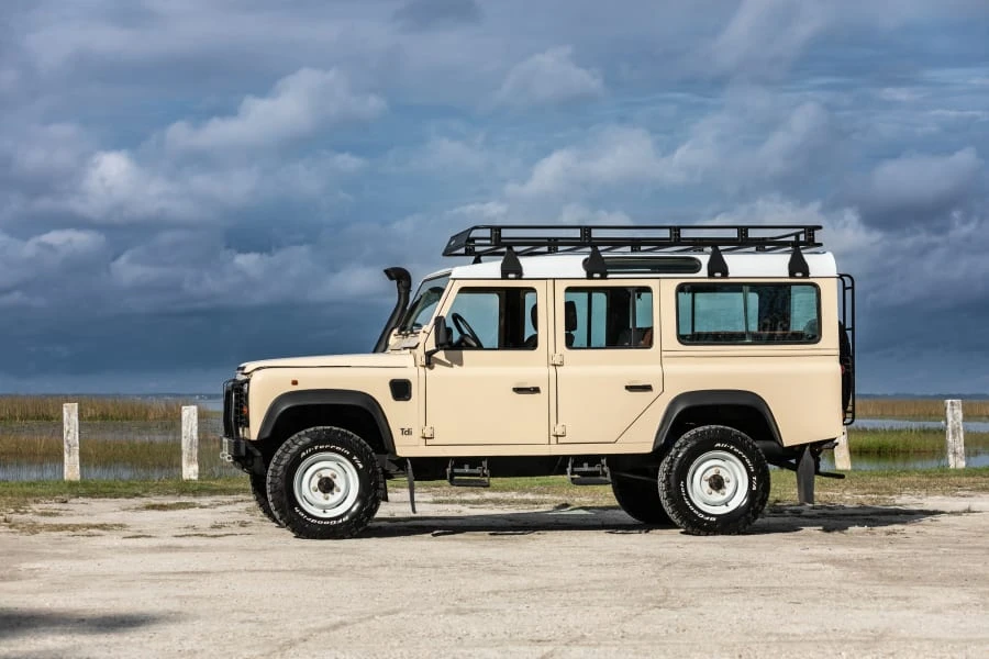 1994 Land Rover Defender 110 - Image 8 of 31