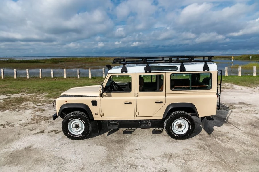 1994 Land Rover Defender 110 - Image 10 of 31