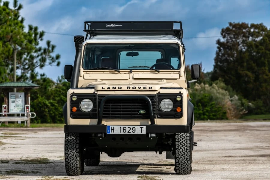 1994 Land Rover Defender 110 - Image 4 of 31