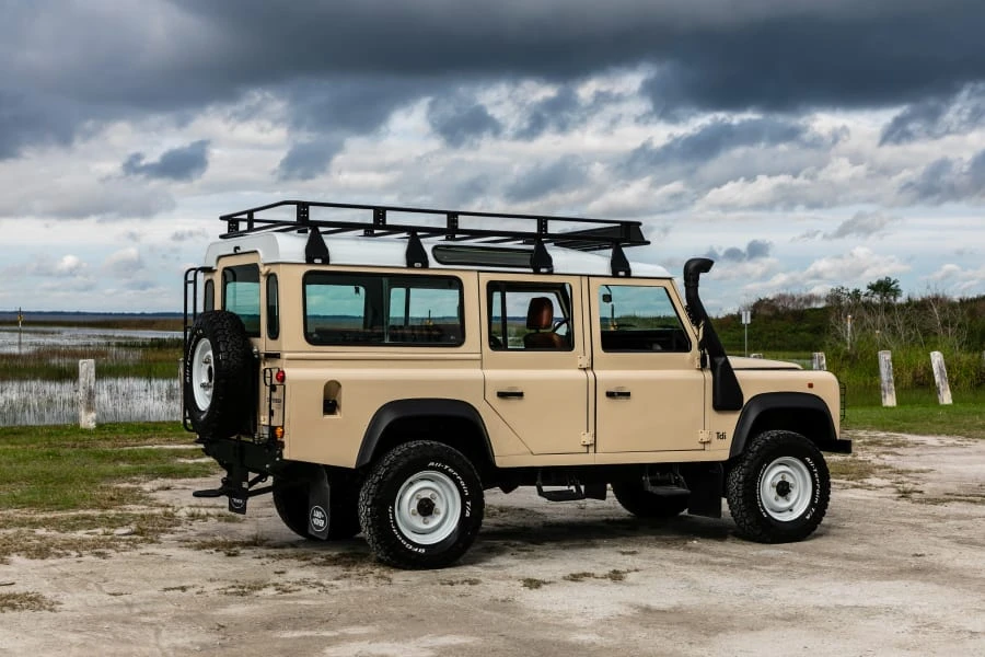 1994 Land Rover Defender 110 - Image 16 of 31
