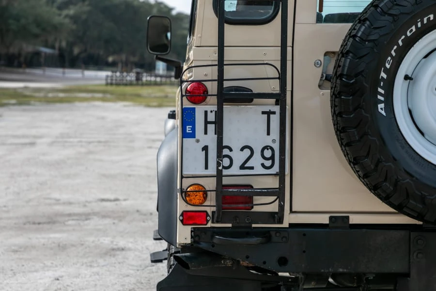 1994 Land Rover Defender 110 - Image 5 of 31