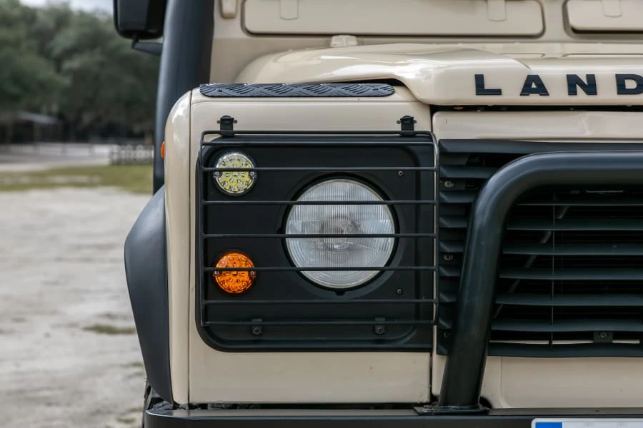 1994 Land Rover Defender 110 - Image 11 of 31