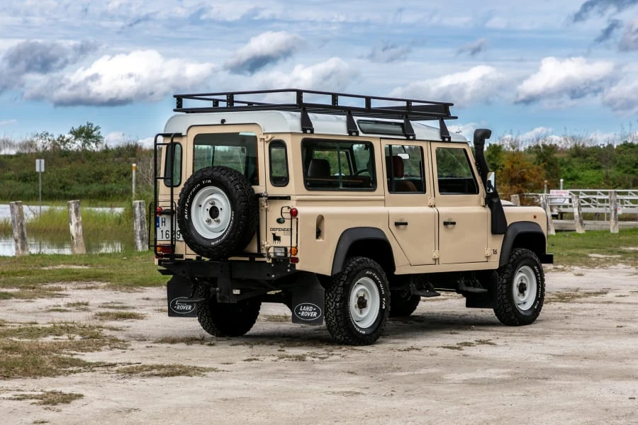 1994 Land Rover Defender 110 - Image 3 of 31