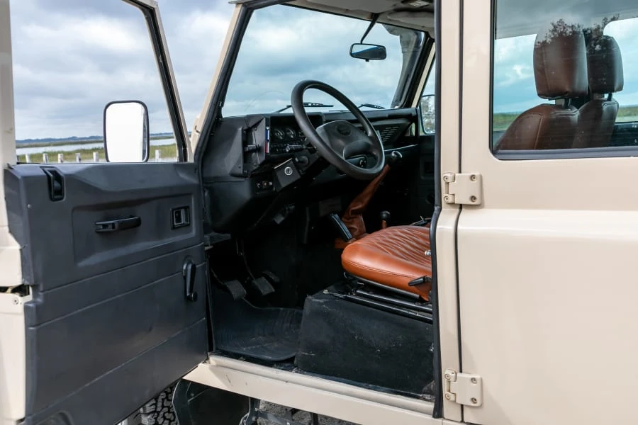 1994 Land Rover Defender 110 - Image 30 of 31