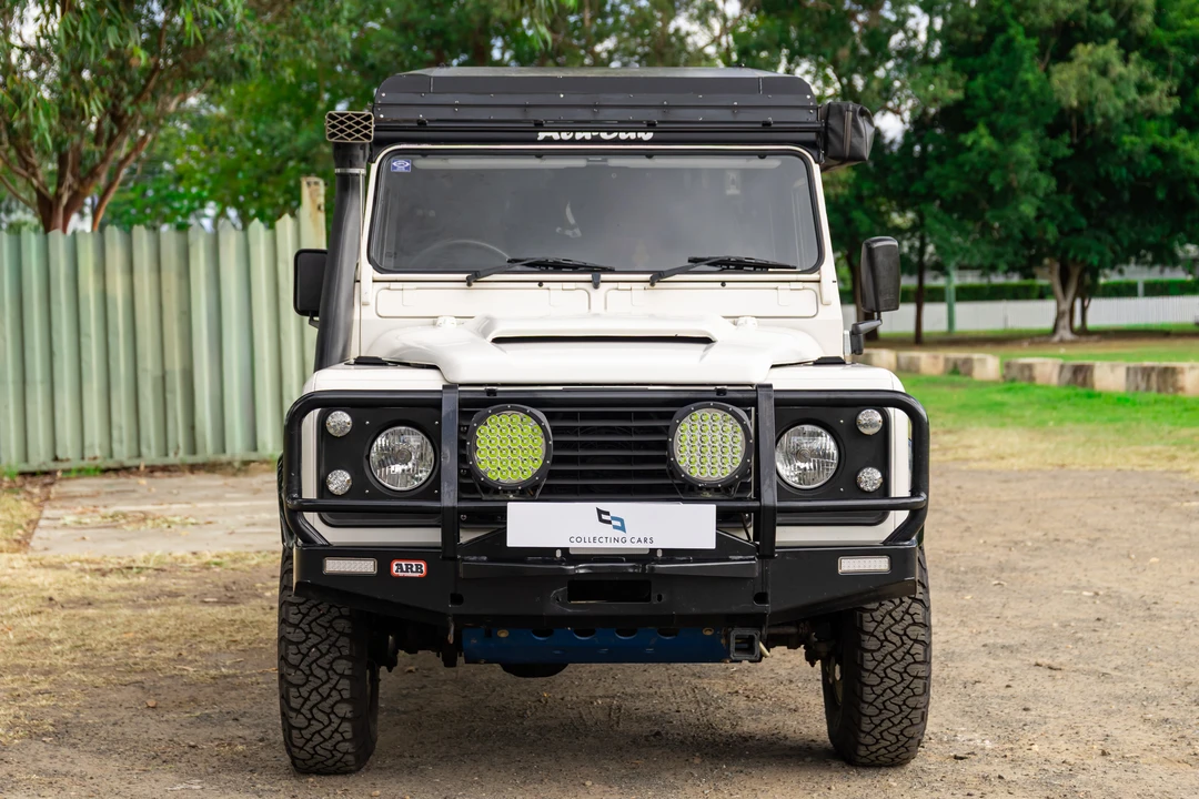 1994 Land Rover Defender 110 - Image 2 of 31