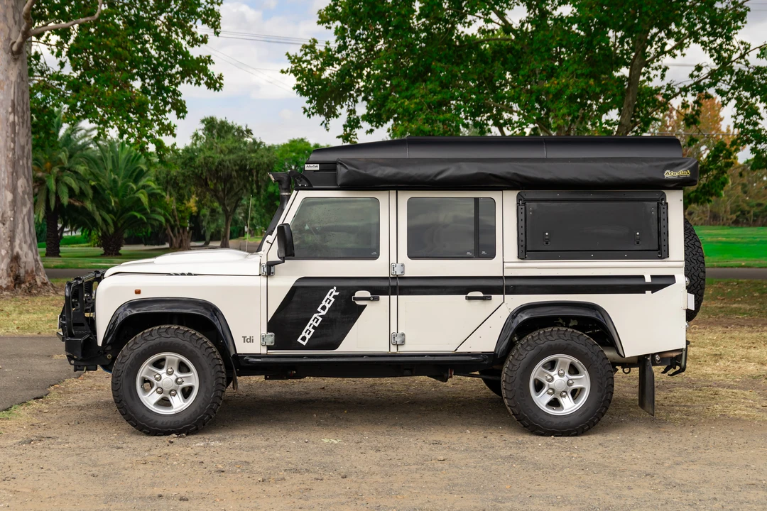 1994 Land Rover Defender 110 - Image 8 of 31
