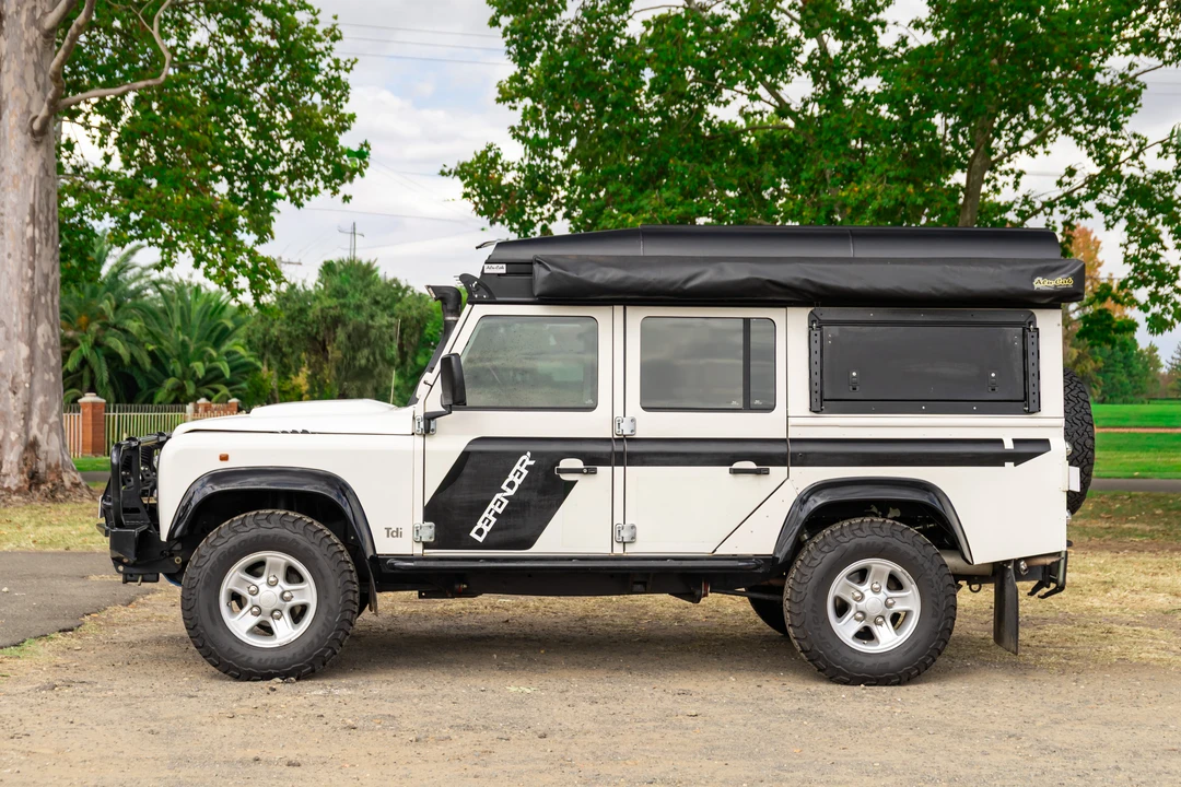 1994 Land Rover Defender 110 - Image 16 of 31