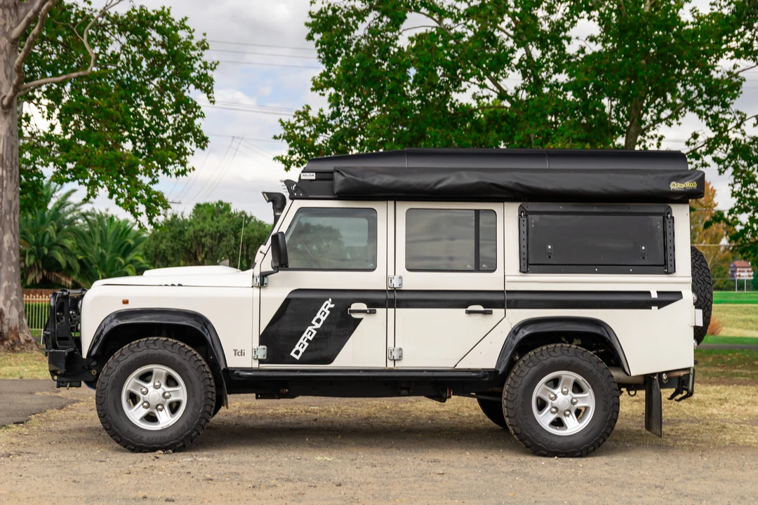 1994 Land Rover Defender 110 - Image 24 of 31