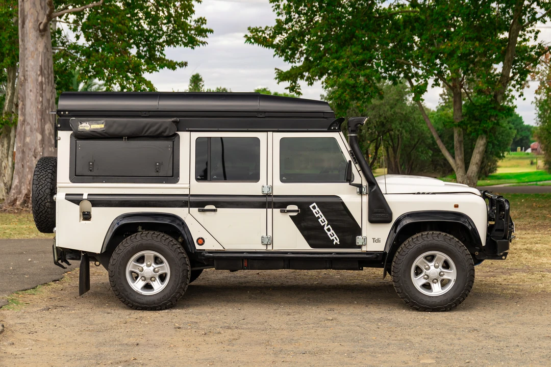 1994 Land Rover Defender 110 - Image 4 of 31