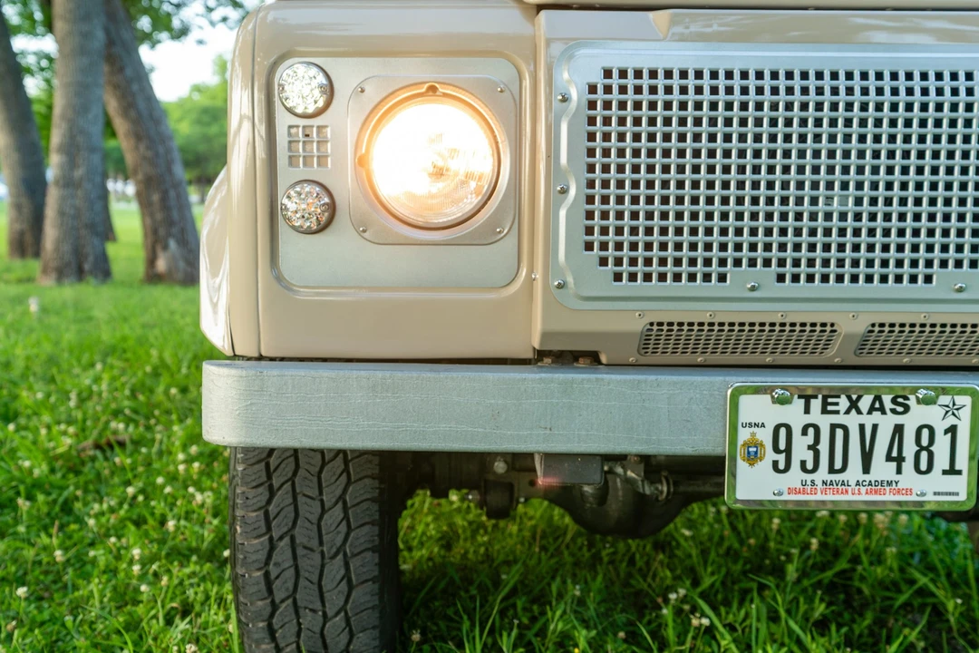 1994 Land Rover Defender 110 - Image 12 of 31