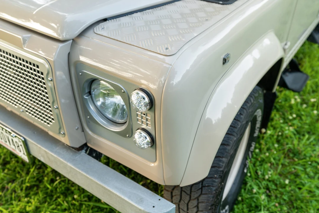 1994 Land Rover Defender 110 - Image 28 of 31
