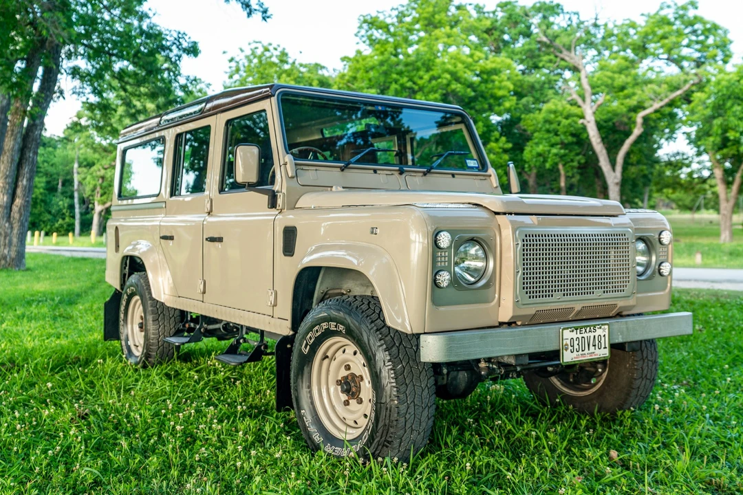 1994 Land Rover Defender 110 - Image 4 of 31