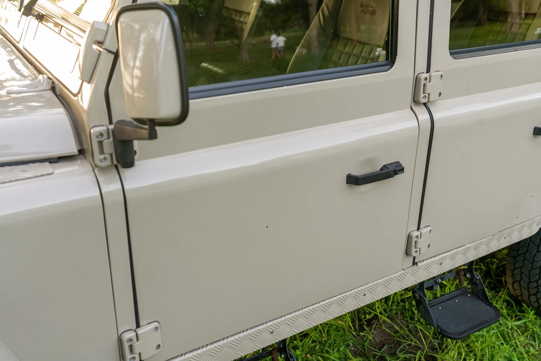 1994 Land Rover Defender 110 - Image 24 of 31