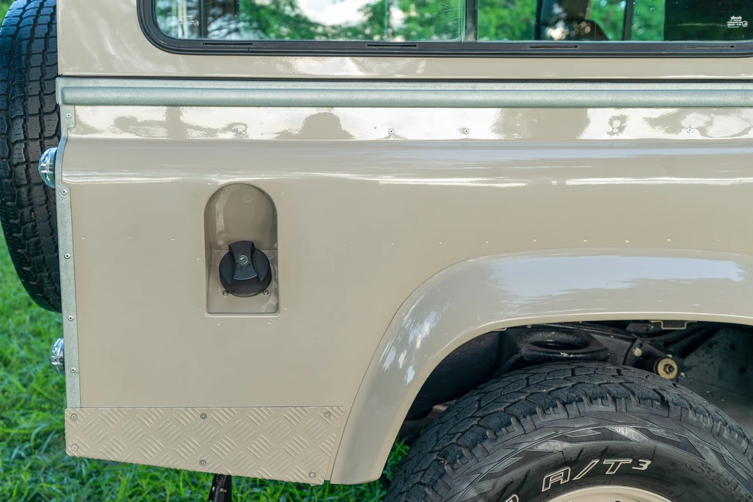 1994 Land Rover Defender 110 - Image 31 of 31