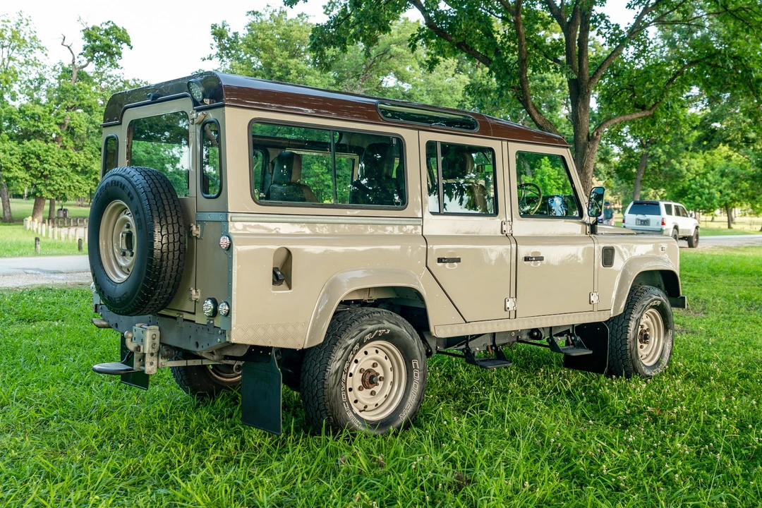 1994 Land Rover Defender 110 - Image 6 of 31