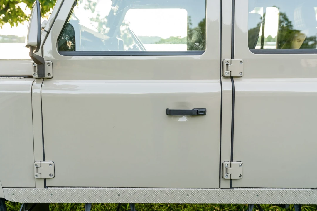 1994 Land Rover Defender 110 - Image 26 of 31