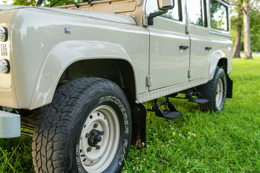 1994 Land Rover Defender 110 - Image 20 of 31
