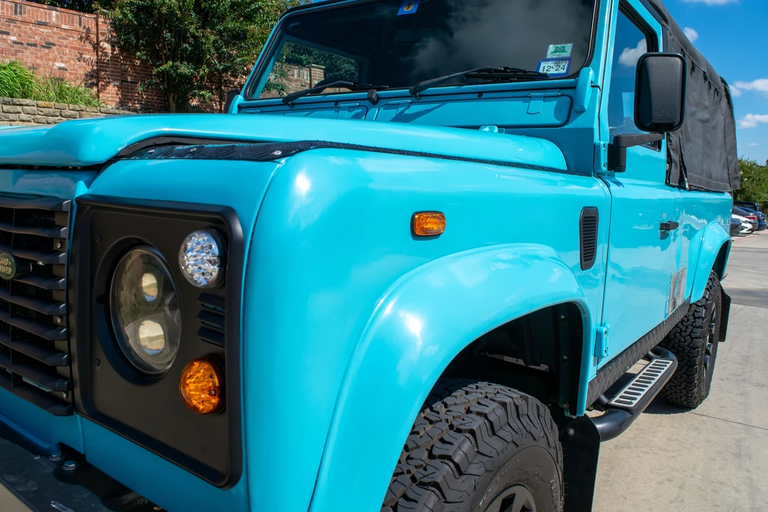 1994 Land Rover Defender 110 - Image 15 of 31