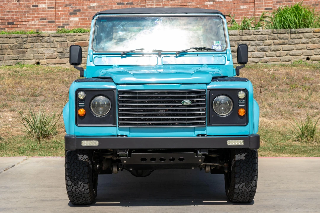 1994 Land Rover Defender 110 - Image 2 of 31
