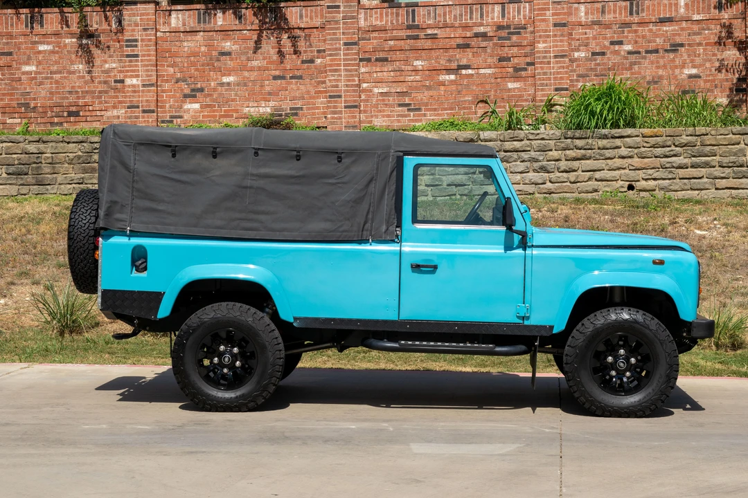 1994 Land Rover Defender 110 - Image 8 of 31