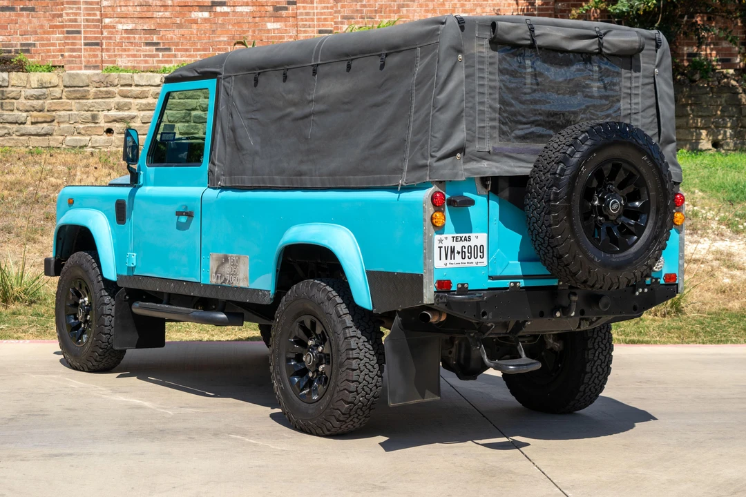 1994 Land Rover Defender 110 - Image 7 of 31