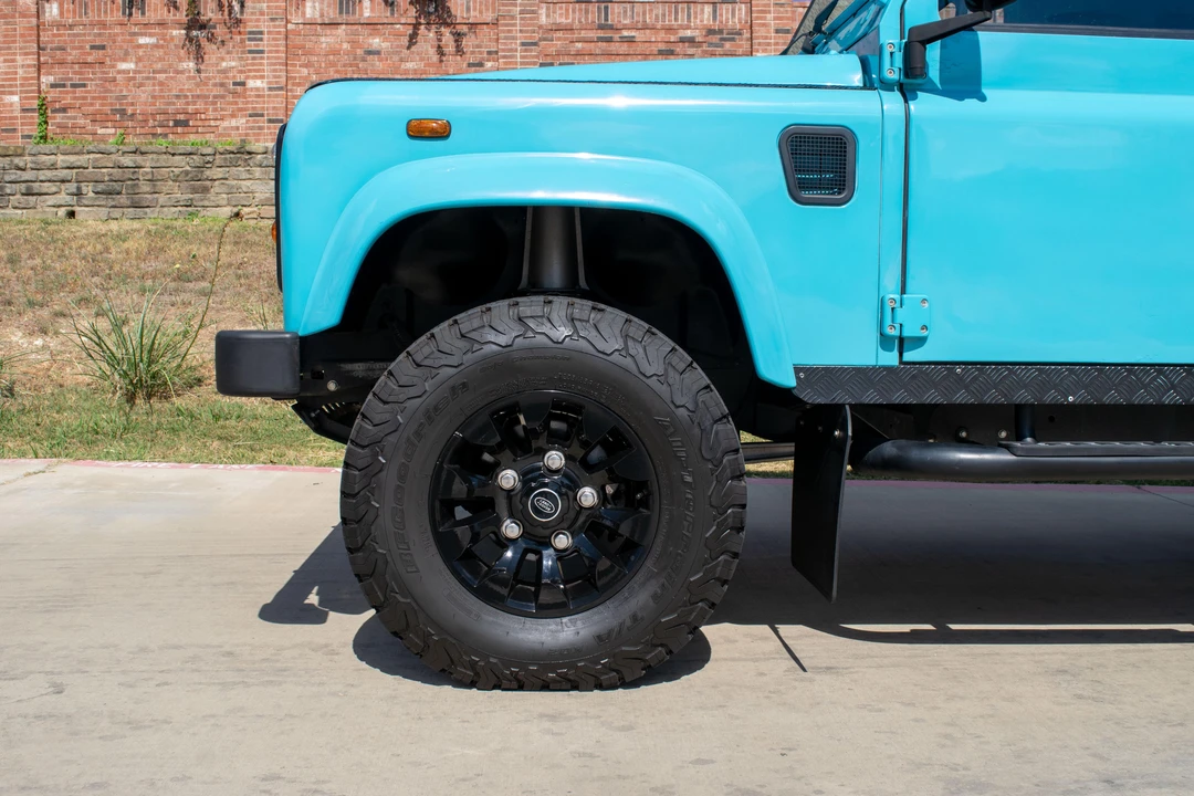 1994 Land Rover Defender 110 - Image 16 of 31