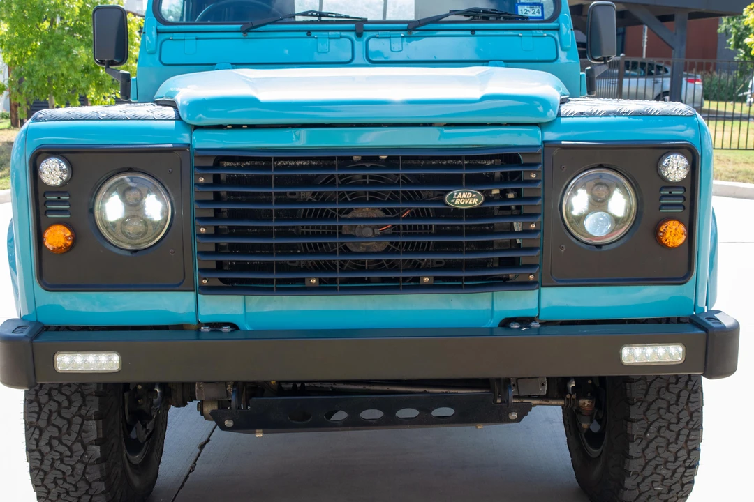 1994 Land Rover Defender 110 - Image 11 of 31