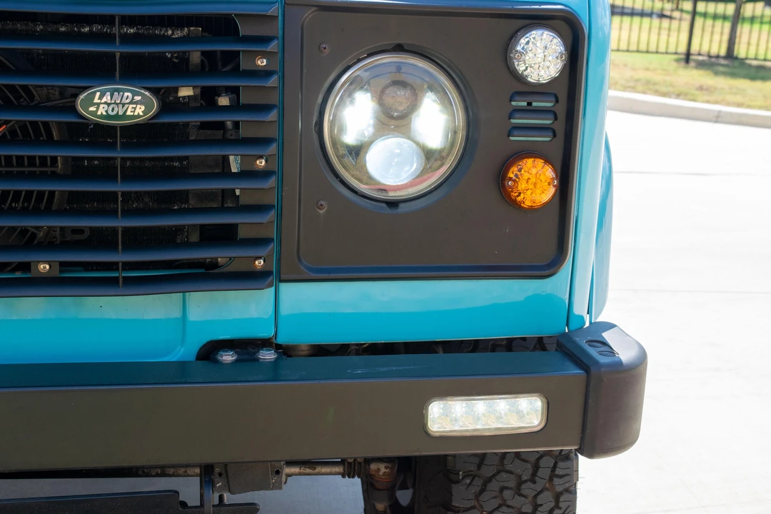 1994 Land Rover Defender 110 - Image 14 of 31