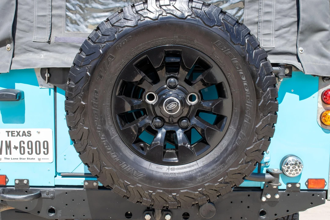 1994 Land Rover Defender 110 - Image 29 of 31